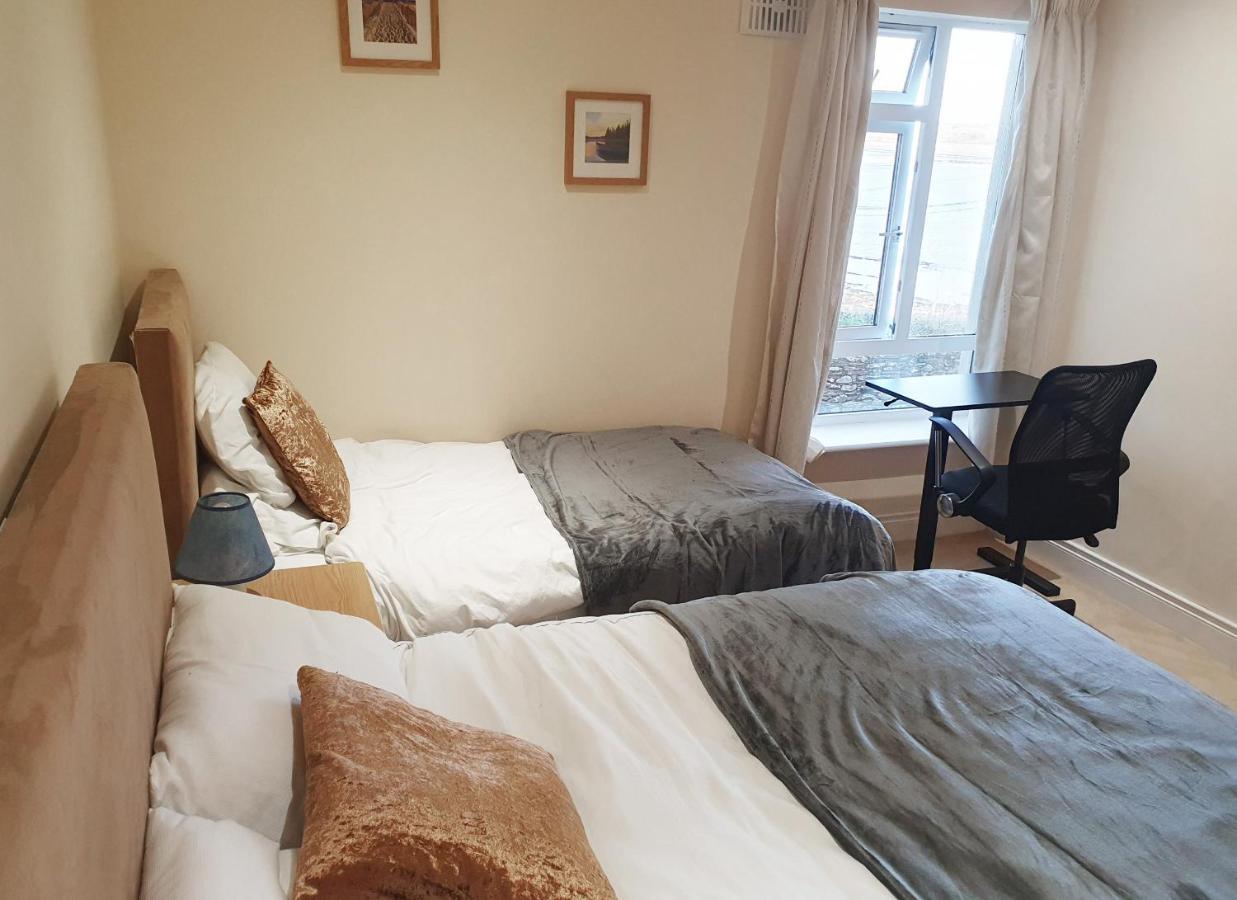 Ballycotton Holiday Apartment No 6 By Trident Holiday Homes Экстерьер фото