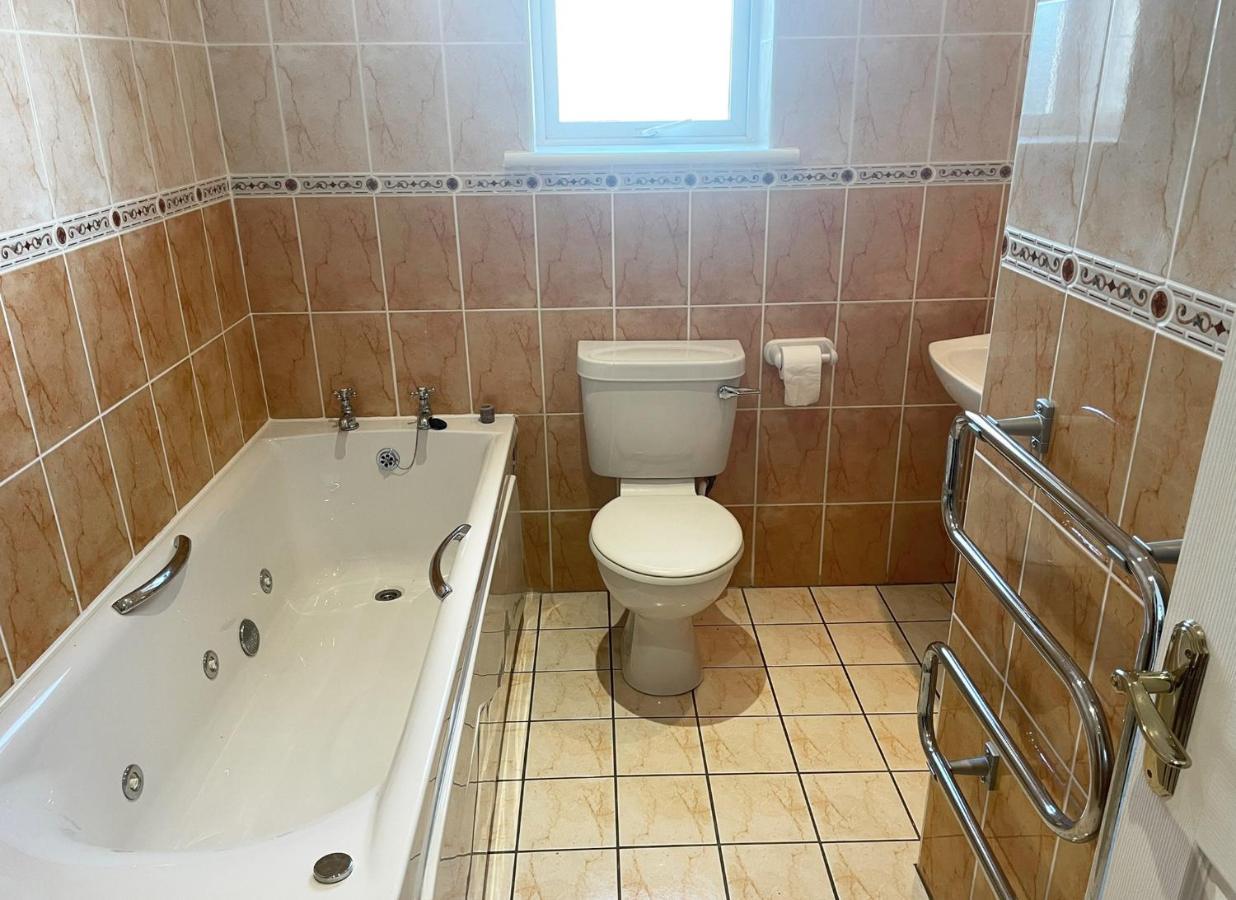 Ballycotton Holiday Apartment No 6 By Trident Holiday Homes Экстерьер фото